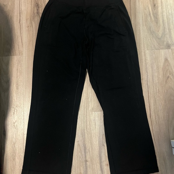 Lululemon Athletica Black Cropped Pants - Picture 2 of 2